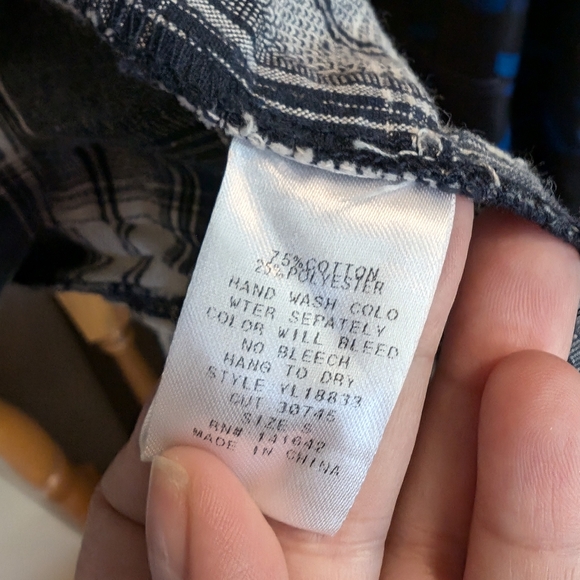 Ya Los Angeles Plaid Sleeveless Shirt Dress - Picture 7 of 7